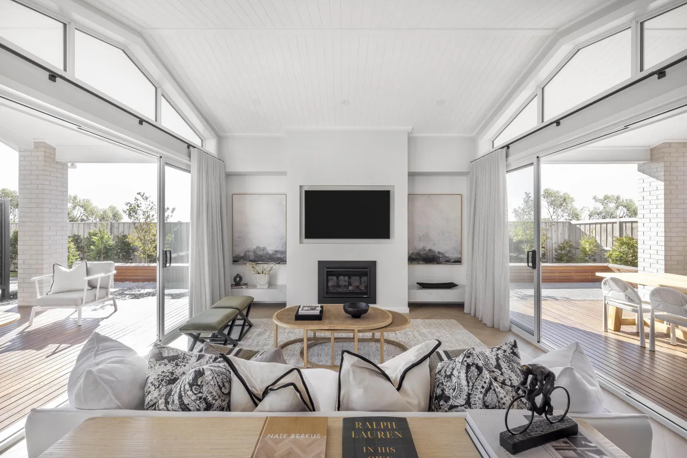 0510_LARA GISBORNE 34_WEB.jpg