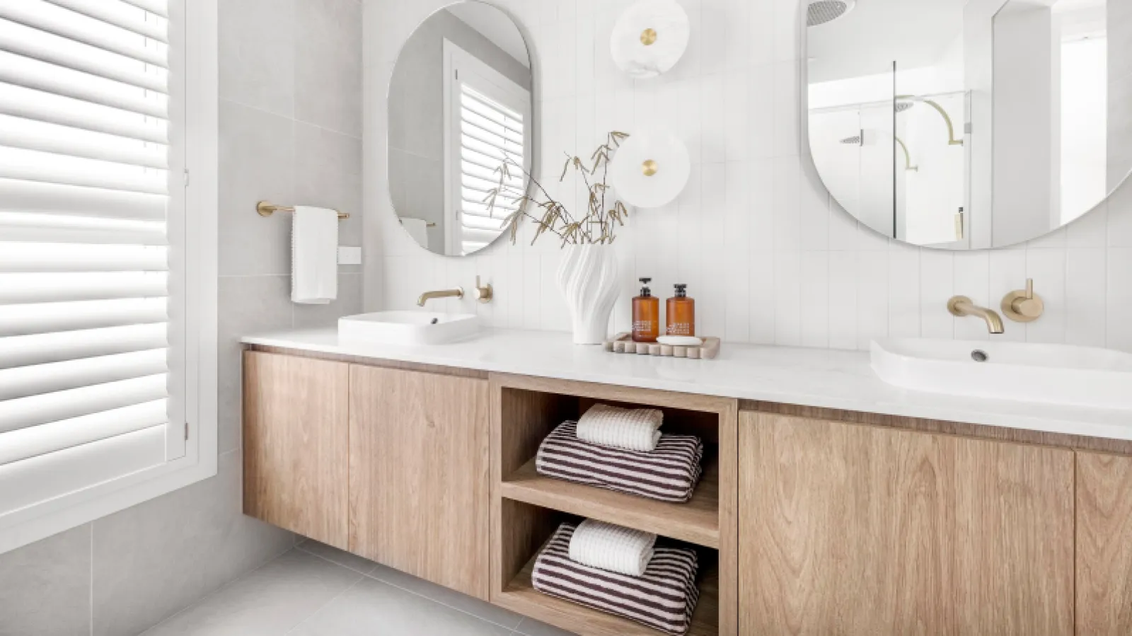 Emerge_Bathroom_Travertine 35.jpg