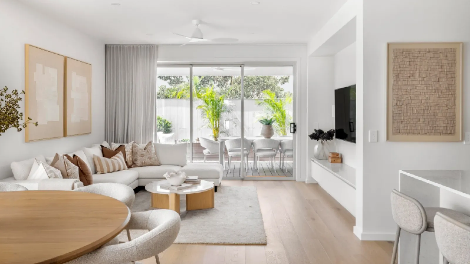 Emerge_Living1_Travertine 35.jpg