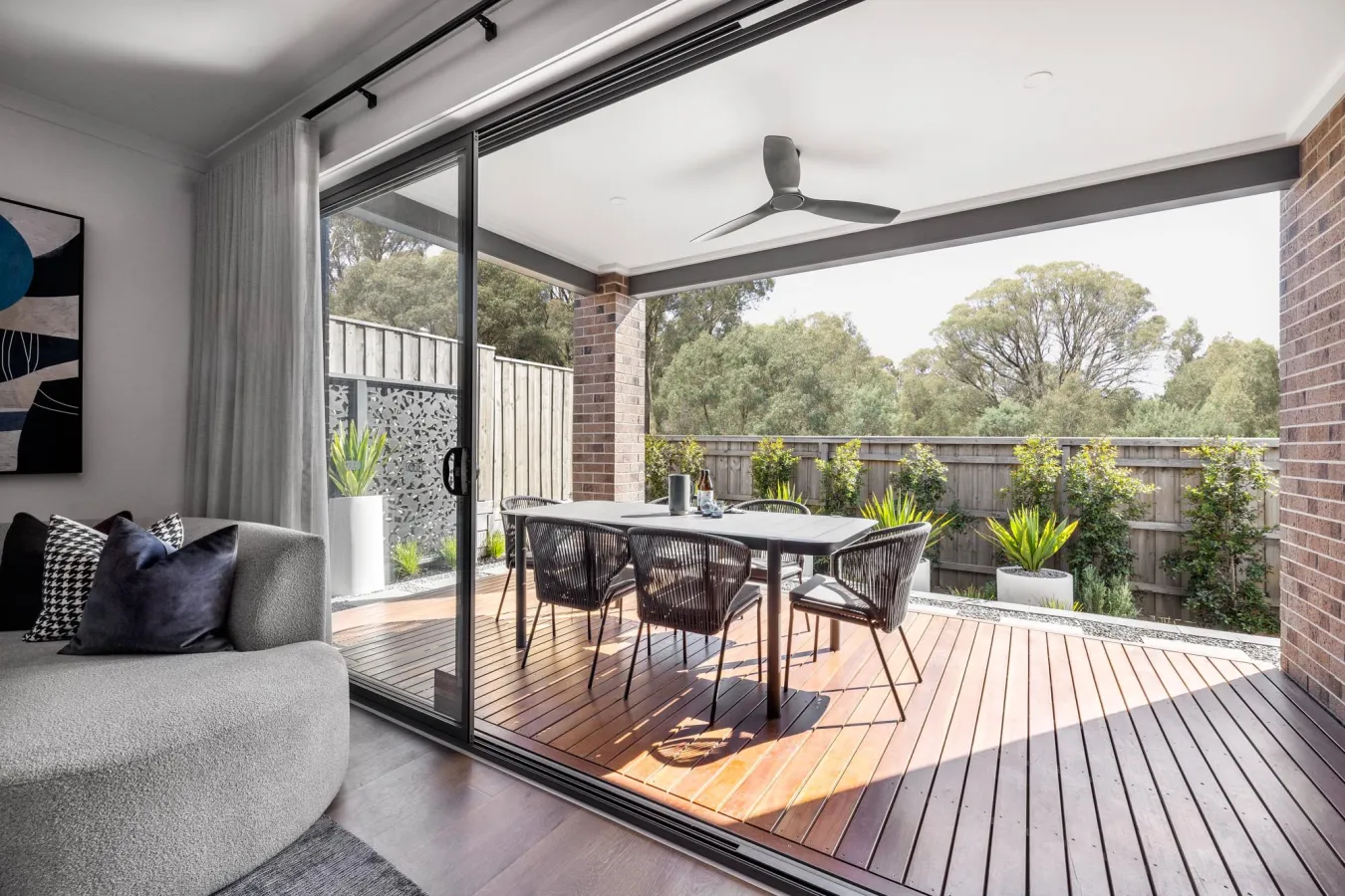 0234_Hepburn_25_Nar_Nar_Goon_LR (1).jpg