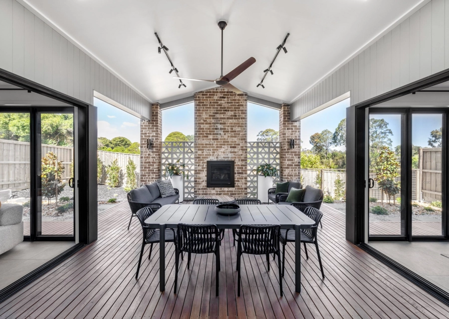In Focus: the Mid-Century Modern Inspired Willandra 34